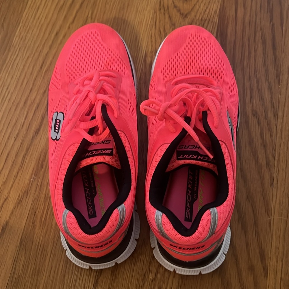 Pink Skechers memory foam tennis shoes - Picture 3 of 4